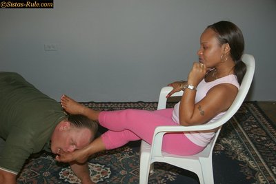 Mistress Pink Foot Worship Pics 4